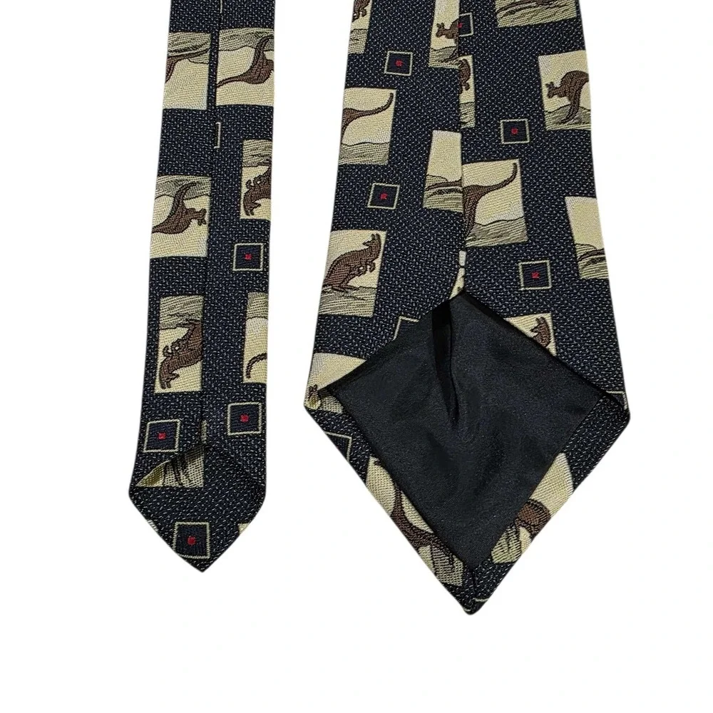 HOLLYGREEN Australia Mens Kangaroo Print Silk Necktie Black Beige Novelty‎
